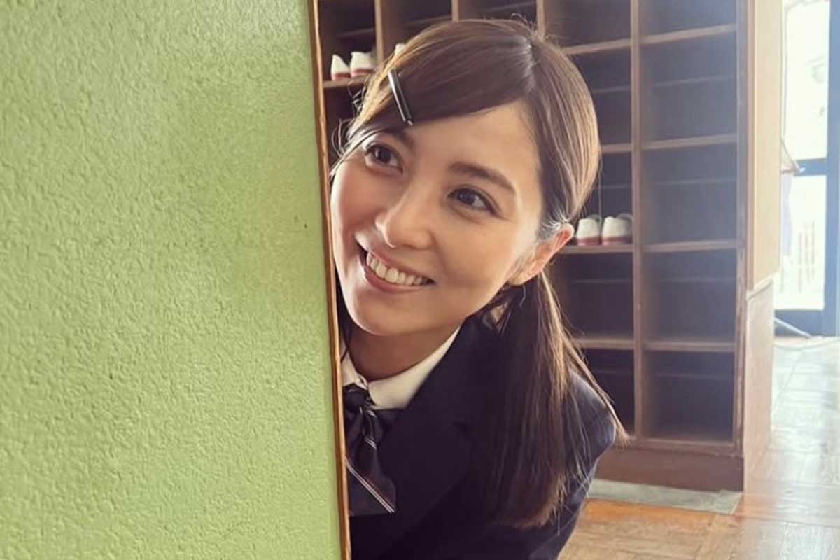 「現役だね」石川恋、おさげ×制服姿にネット歓喜　「かわいすぎ」「全く違和感ない」