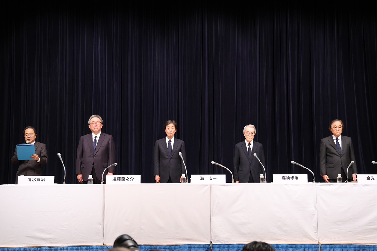 「やり直し会見」を行ったフジテレビ経営陣【写真：山口比佐夫】