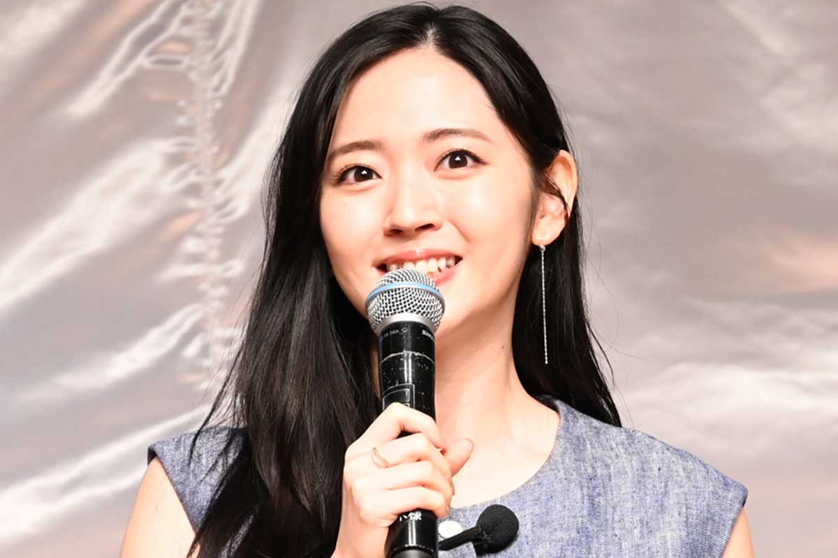 鈴木愛理、ミュージカルでの激変姿に反響　ピンク髪＆ド派手メイクが「ゴージャスでセクシー」