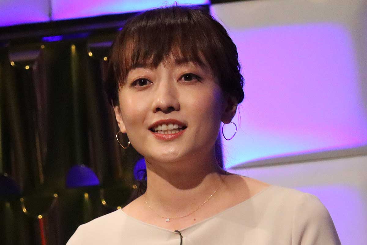 テレ朝・島本真衣アナ、中高の同級生と親交で「笑顔がめちゃくちゃ可愛い」と話題