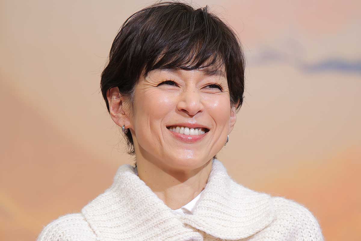 56歳・鈴木保奈美、老眼鏡の購入報告　裸眼視力にファン驚き「え？」「すごい」「羨ましい」