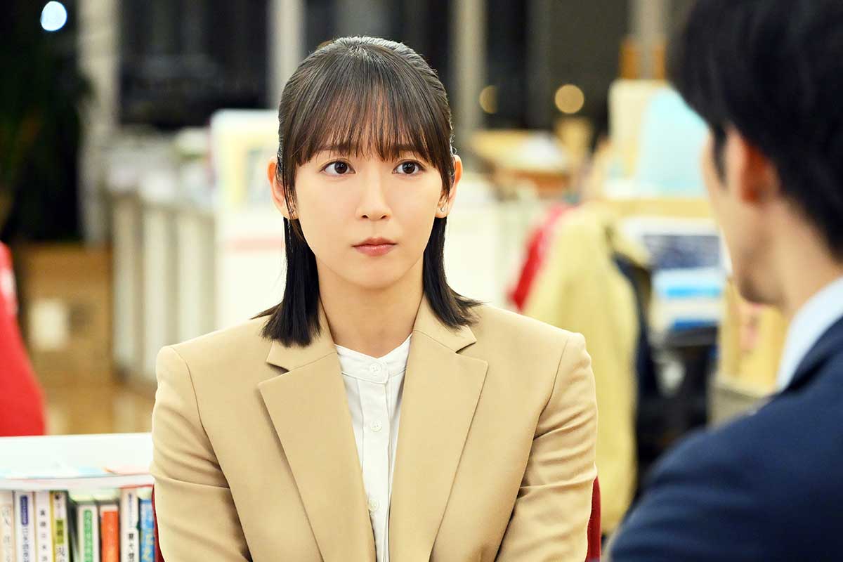 『御上先生』で教師・是枝文香を演じる吉岡里帆【写真：(C)TBS】