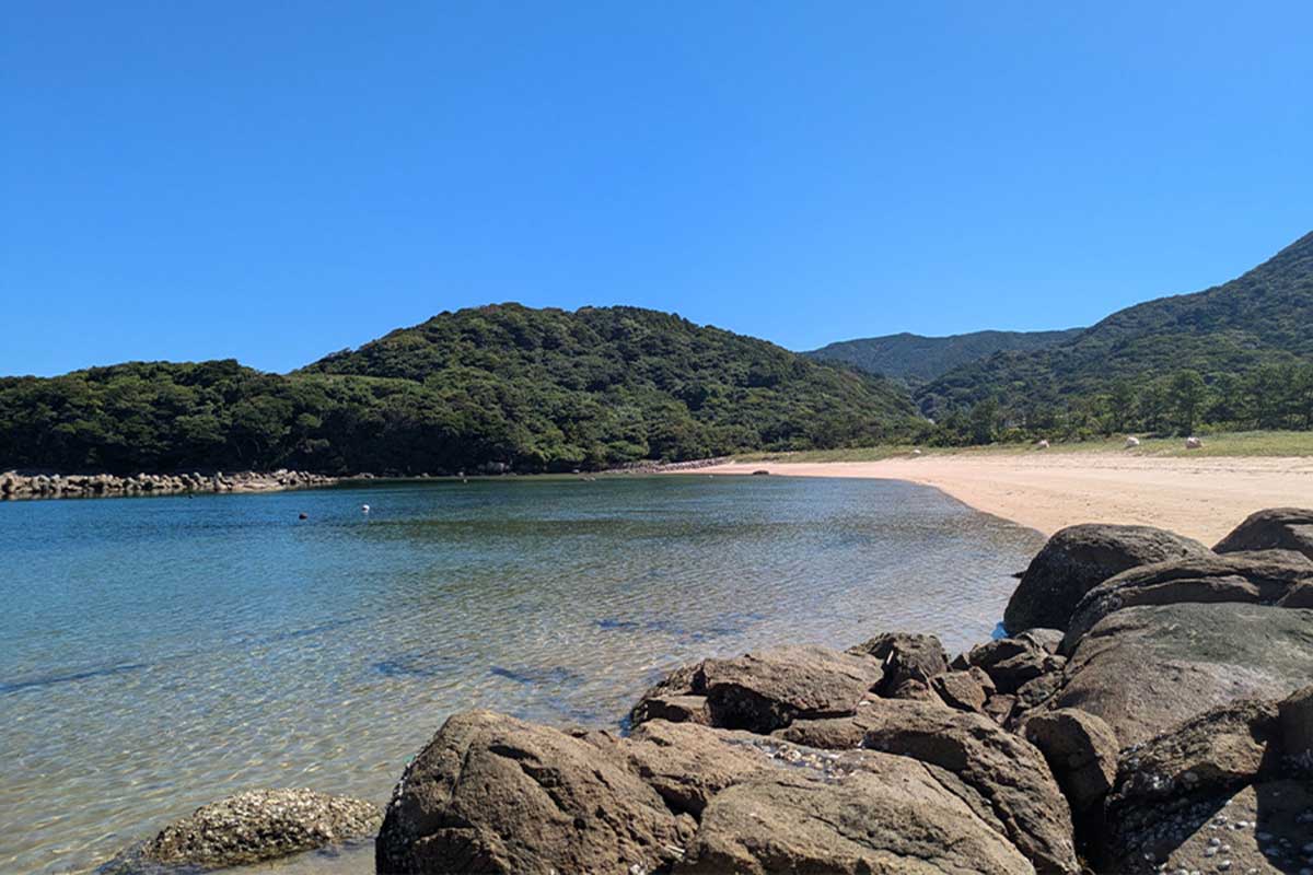 徒歩5分で海の絶景が広がる【写真:本人提供】
