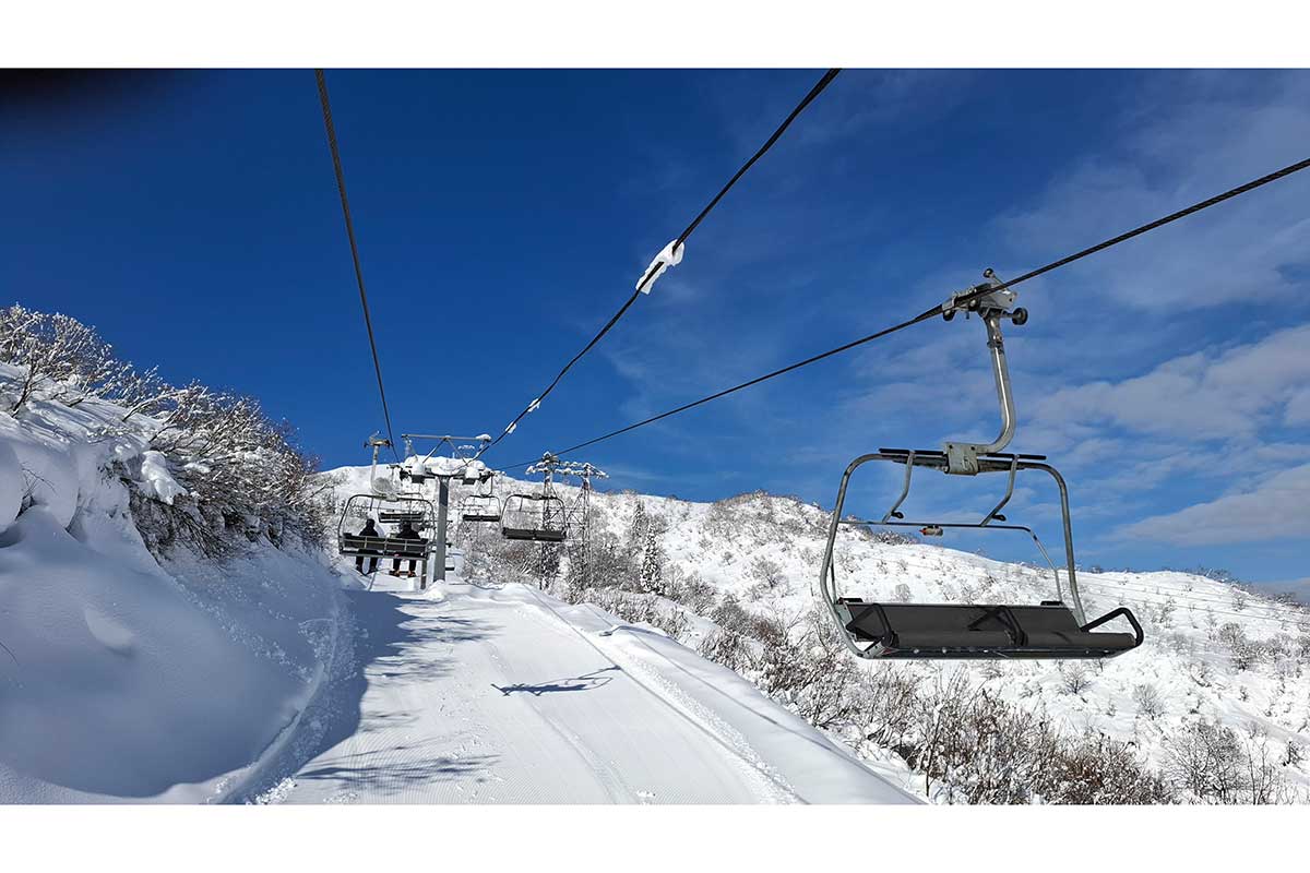 テーマパークとは違い、鉄道事業者というくくりにあたるスキー場(写真はイメージ)【写真:写真AC】