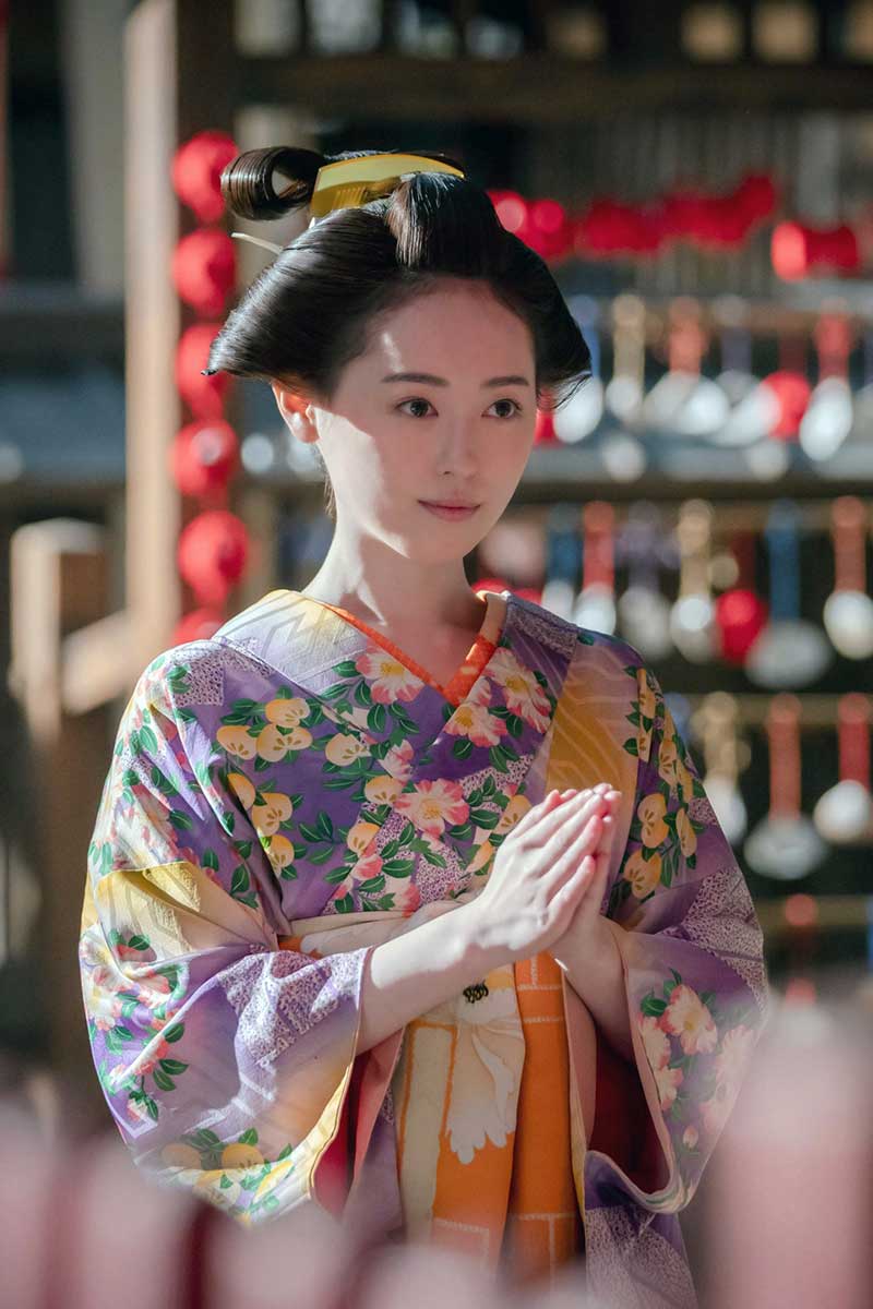 誰袖を演じる福原遥【写真:(C)NHK】