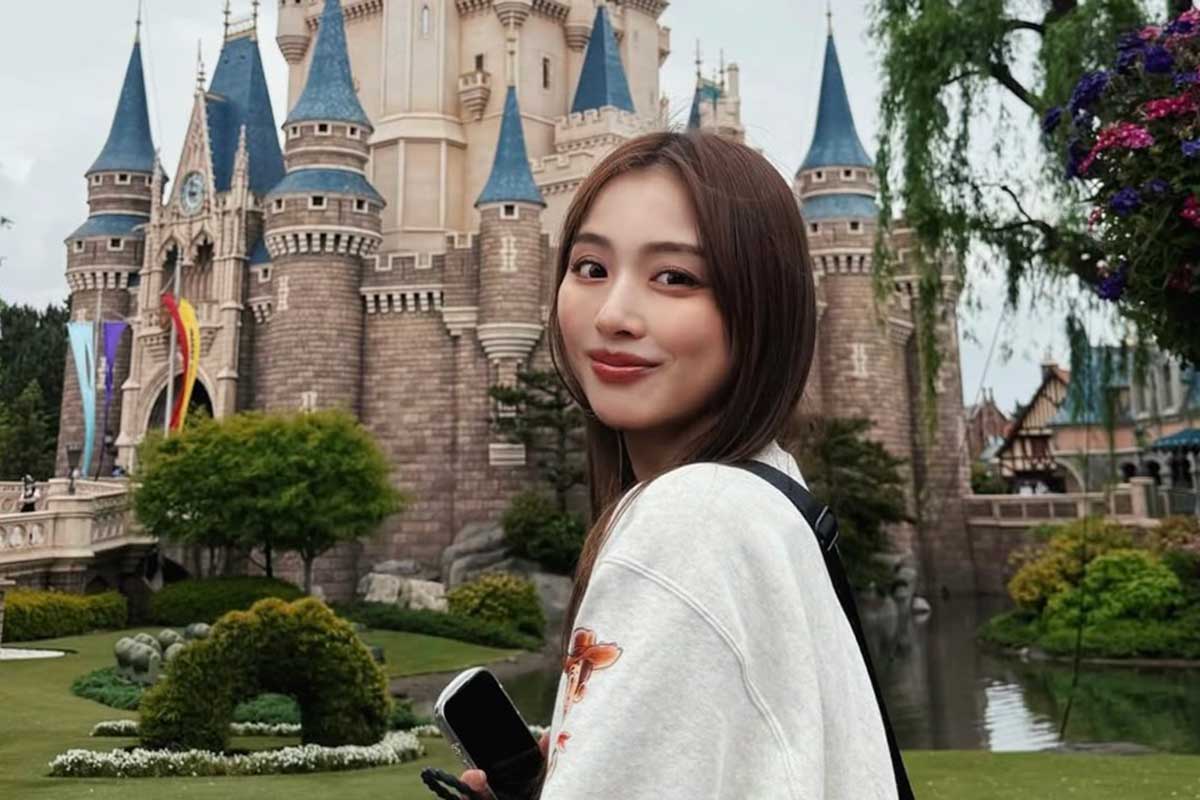 内田理央、ミニスカ×ニーハイ姿でTDL満喫　「自分の心を大事にしよう」と思い新たに