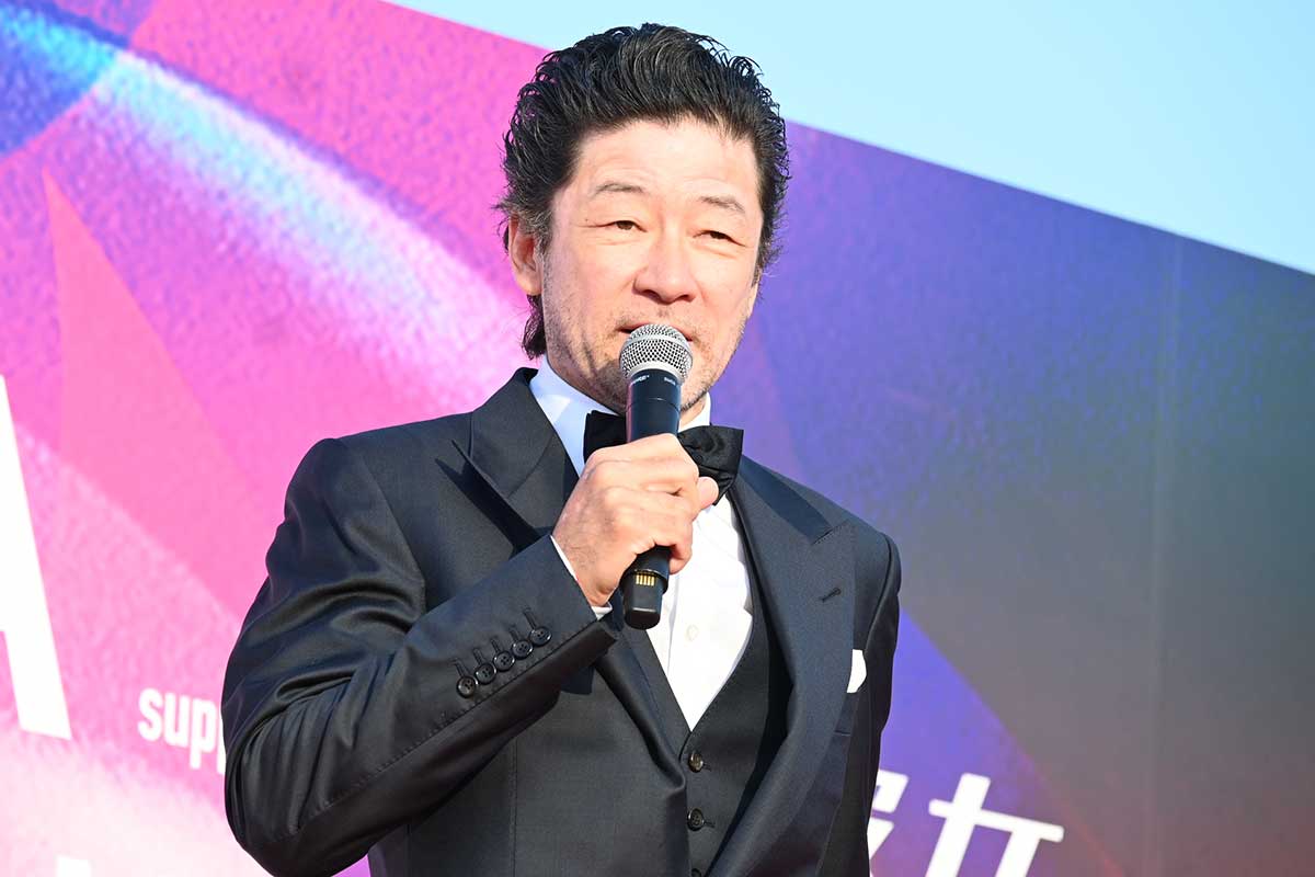 レッドカーペットに登場した浅野忠信【写真:ENCOUNT編集部】