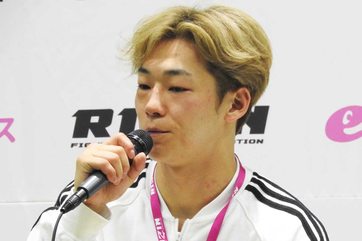 試合後の会見に登場したウザ強ヨシヤ【写真:ENCOUNT編集部】