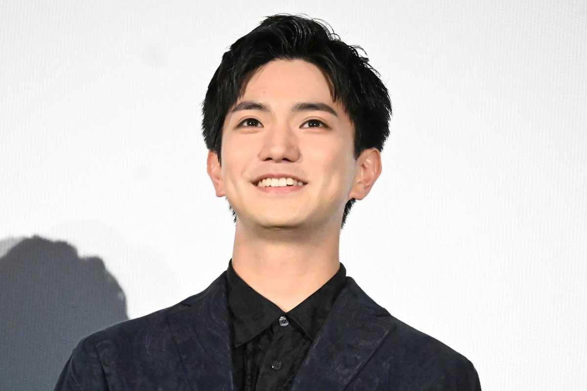 完成披露舞台あいさつに登壇したAぇ! groupの正門良規【写真:ENCOUNT編集部】