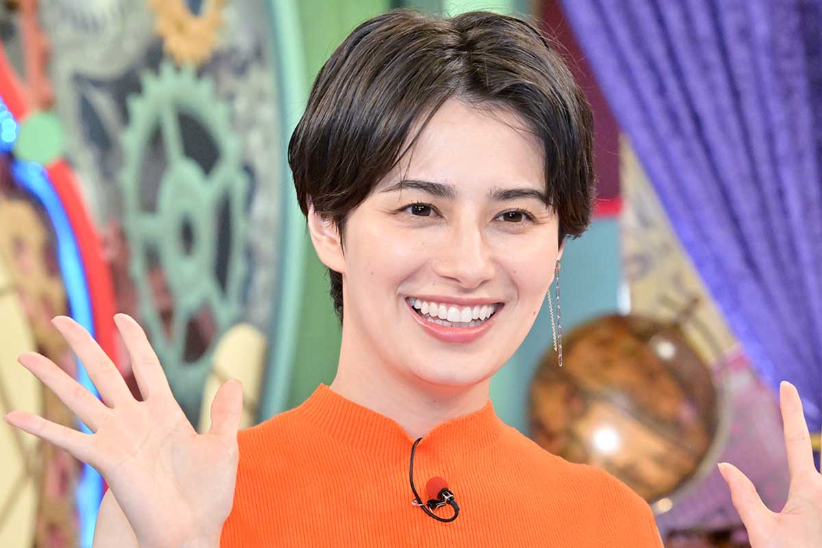 金髪で話題のホラン千秋がまた“激変”　「まるで別人」状態に反響「新鮮」「美しき姫」