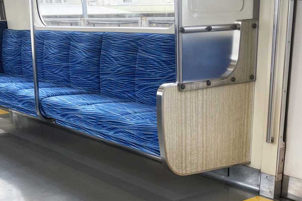 日本人女性インフルエンサー、電車内でまさかの迷惑行為　問題の海外配信者を模倣「まじで何がしたいの」