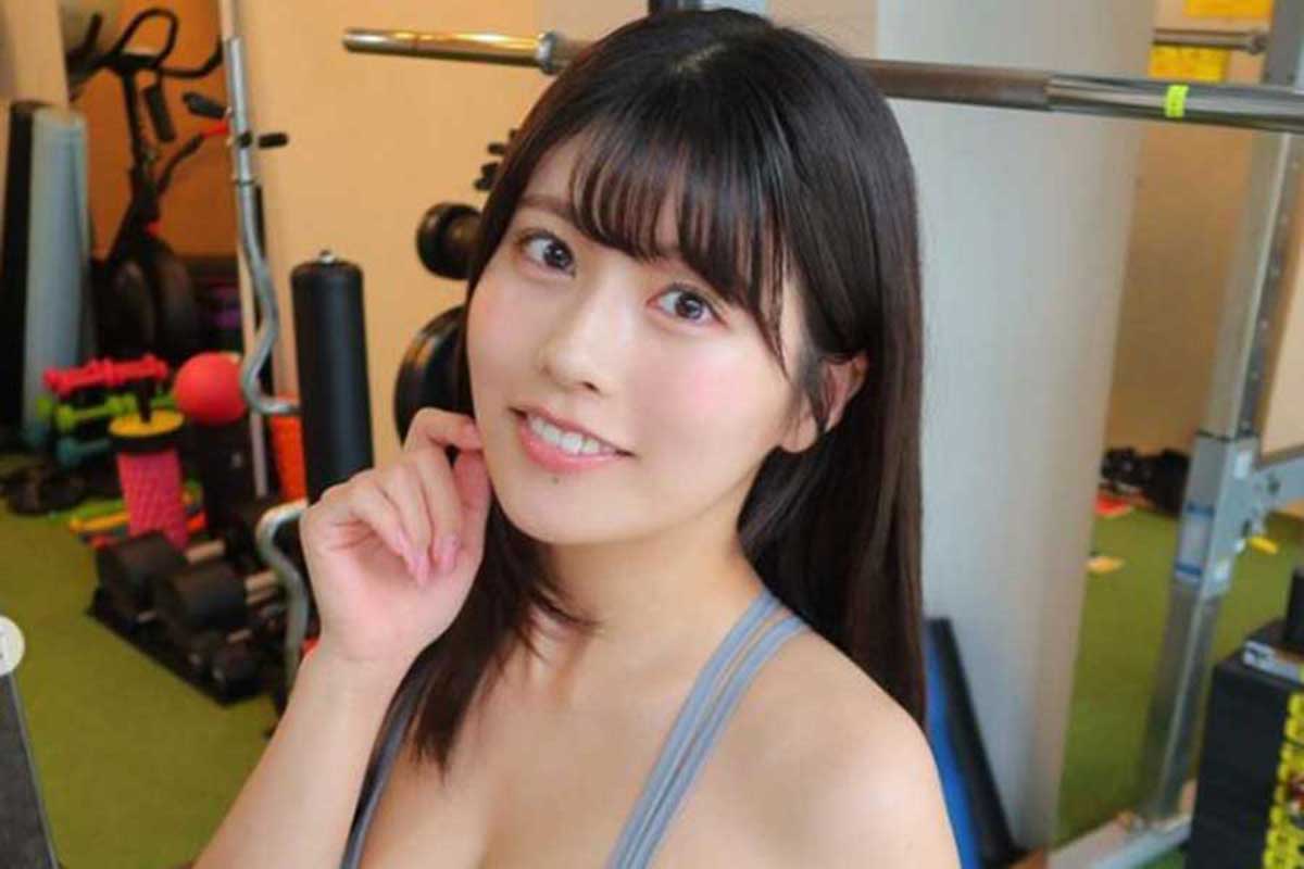 元鉄工所勤務のちとせよしの、へそ出しニットで腹筋ちらり　「スタイル凄く良くなった」と反響