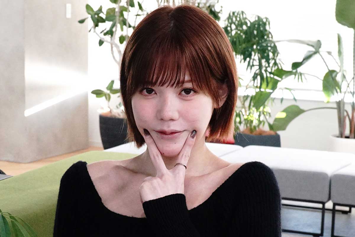 始球式で見事なストライク投球…元女子アナYouTuber青木歌音の意外な経歴　実は甲子園出場34度の超名門高野球部出身
