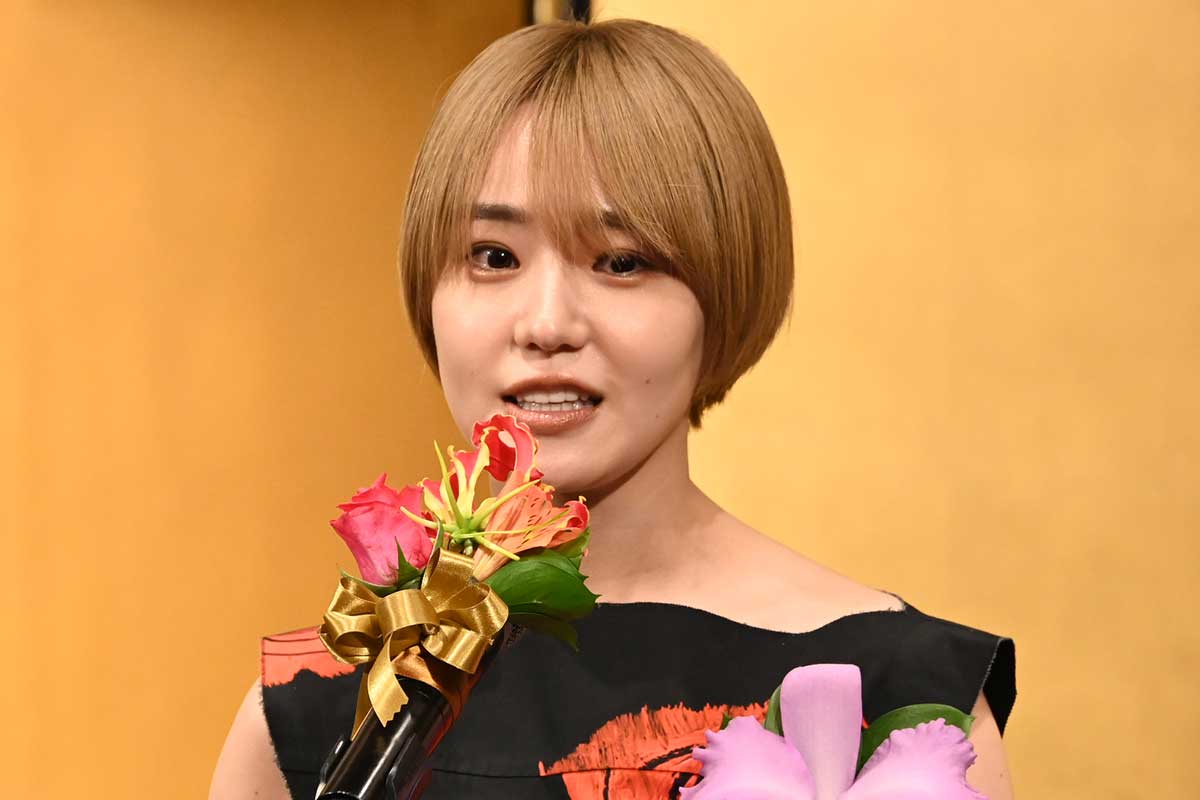 【橋田賞】奈緒、金髪ショートで授賞式出席　新人賞受賞に「身が引き締まる思いです」