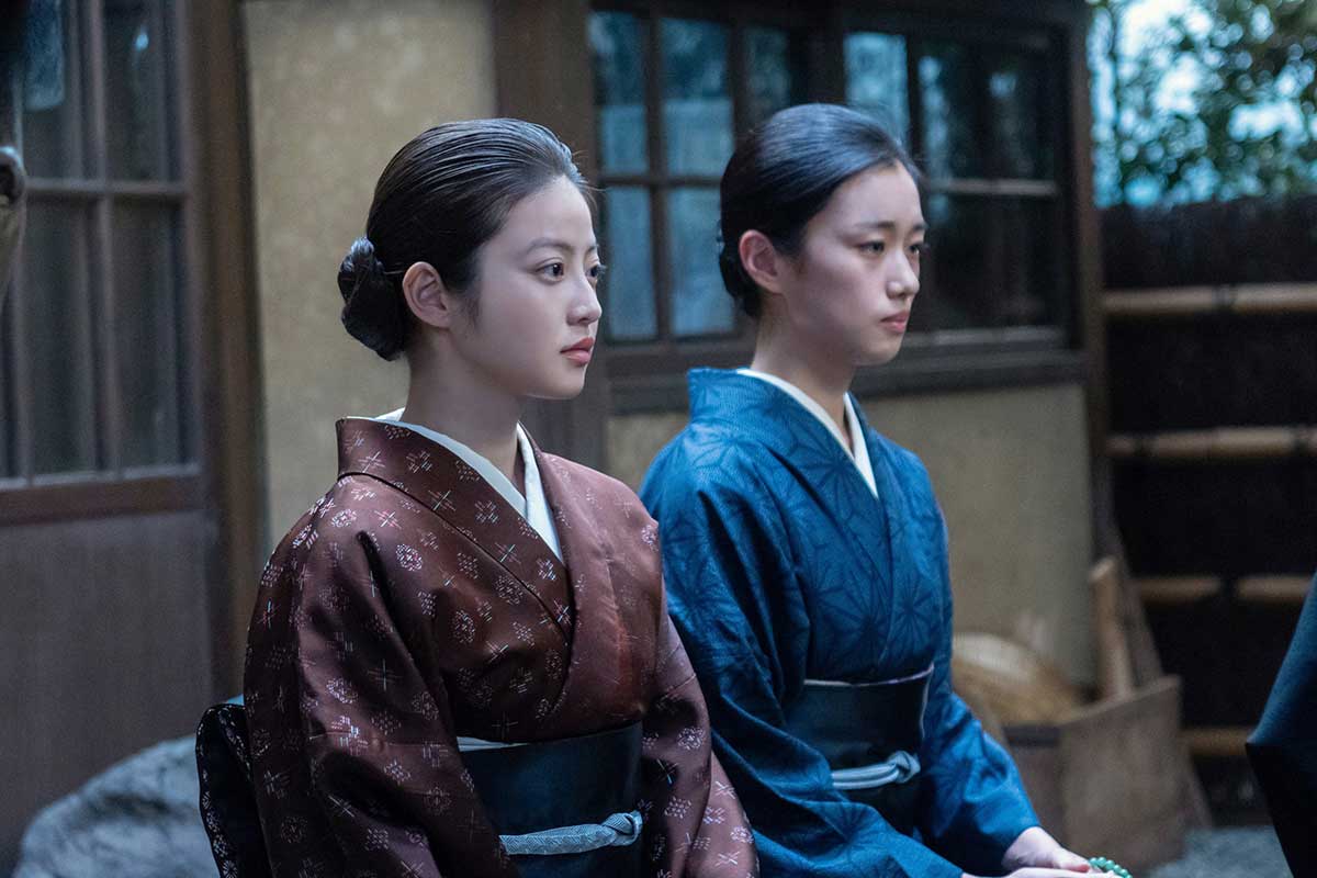 のぶ(左=今田美桜)と過ごす蘭子(河合優実)【写真:(C)NHK】