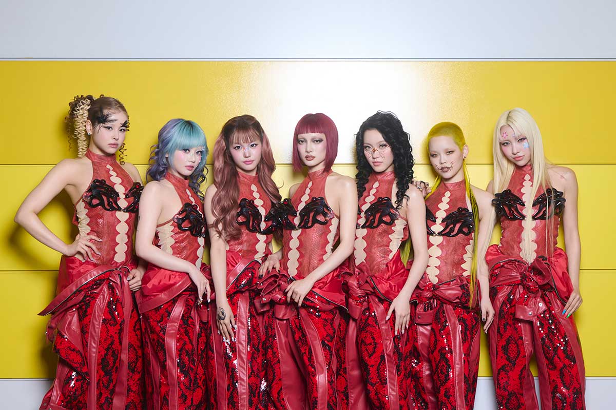 初の東京ドーム公演を実現したXG。左からHARVEY、HINATA、JURIA、JURIN、CHISA、COCONA、MAY