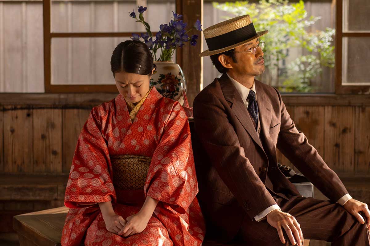 のぶ(今田美桜)と話す寛(竹野内豊)【写真:(C)NHK】