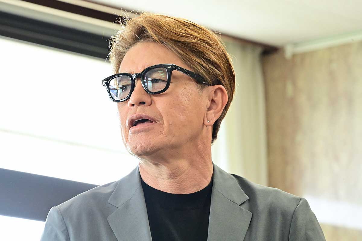 初宿和夫八王子市長を表敬訪問したヒロミ【写真:ENCOUNT編集部】