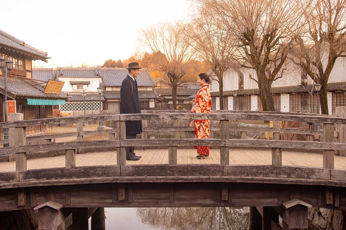 次郎(中島歩)と話すのぶ(今田美桜)【写真:(C)NHK】