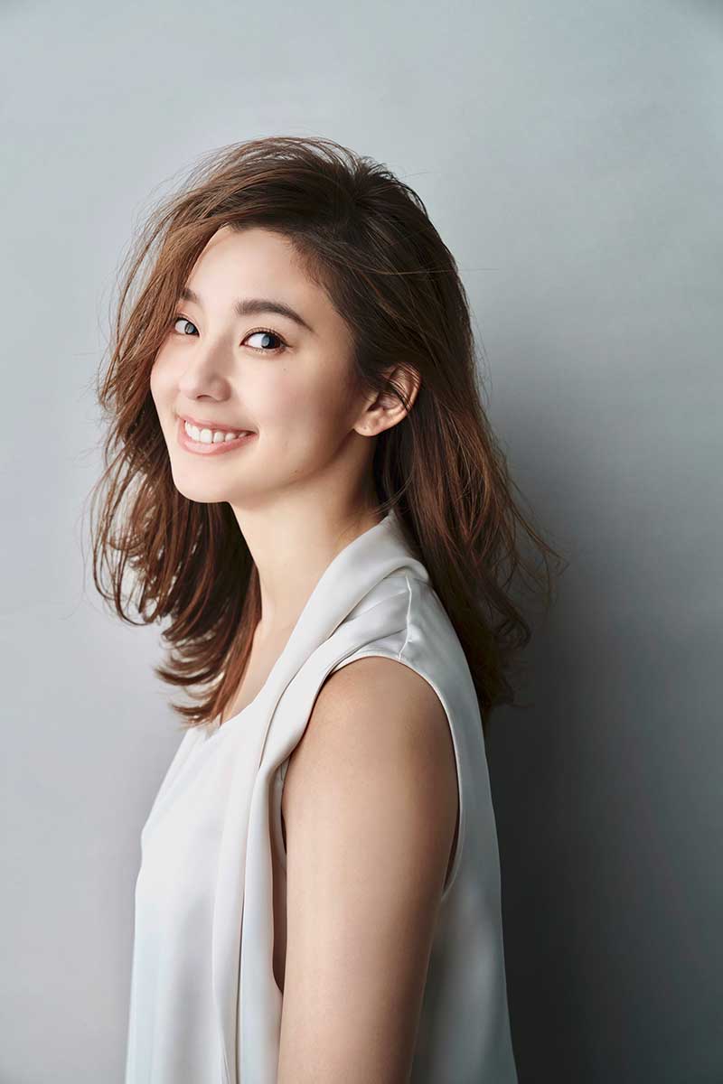 朝比奈彩
