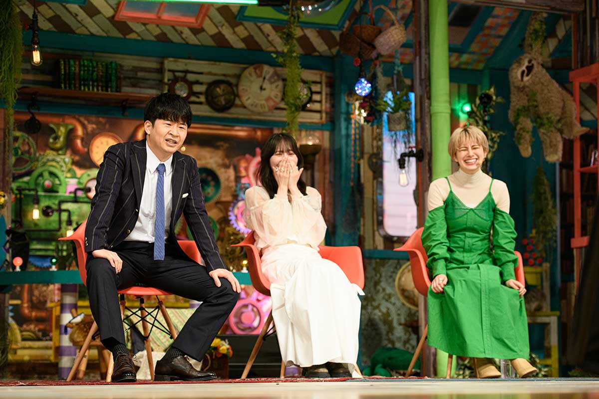 イベントに出席したオードリーの若林正恭、テレビ朝日・弘中綾香アナウンサー、ホラン千秋(左から)【写真:(C)テレビ朝日】