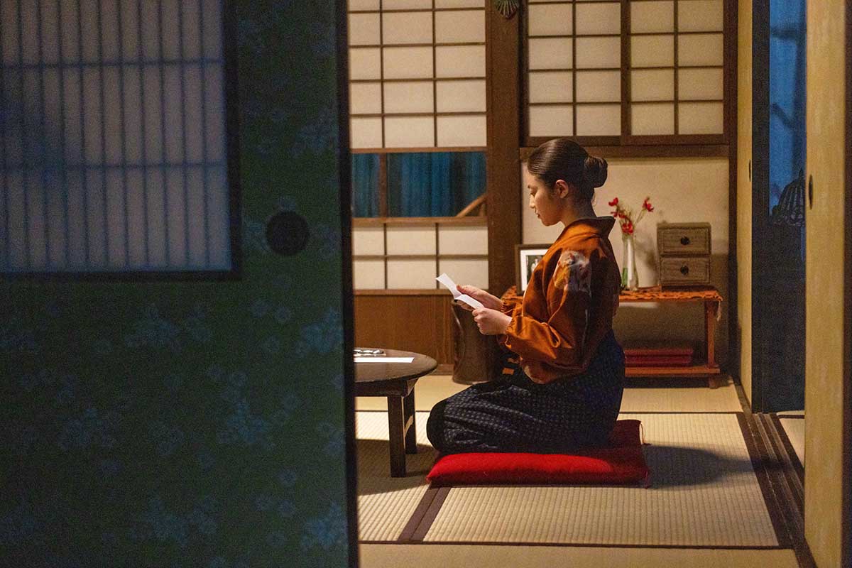 手紙を読むのぶ(今田美桜)【写真:(C)NHK】