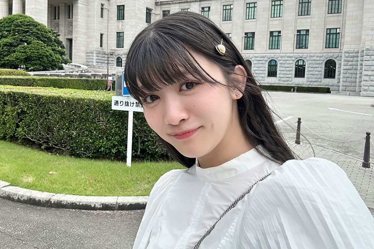 東京女子流・新井ひとみ、中学時代と現在の写真に「どっちが中学生？」　ファン困惑「昨日と今日かな」