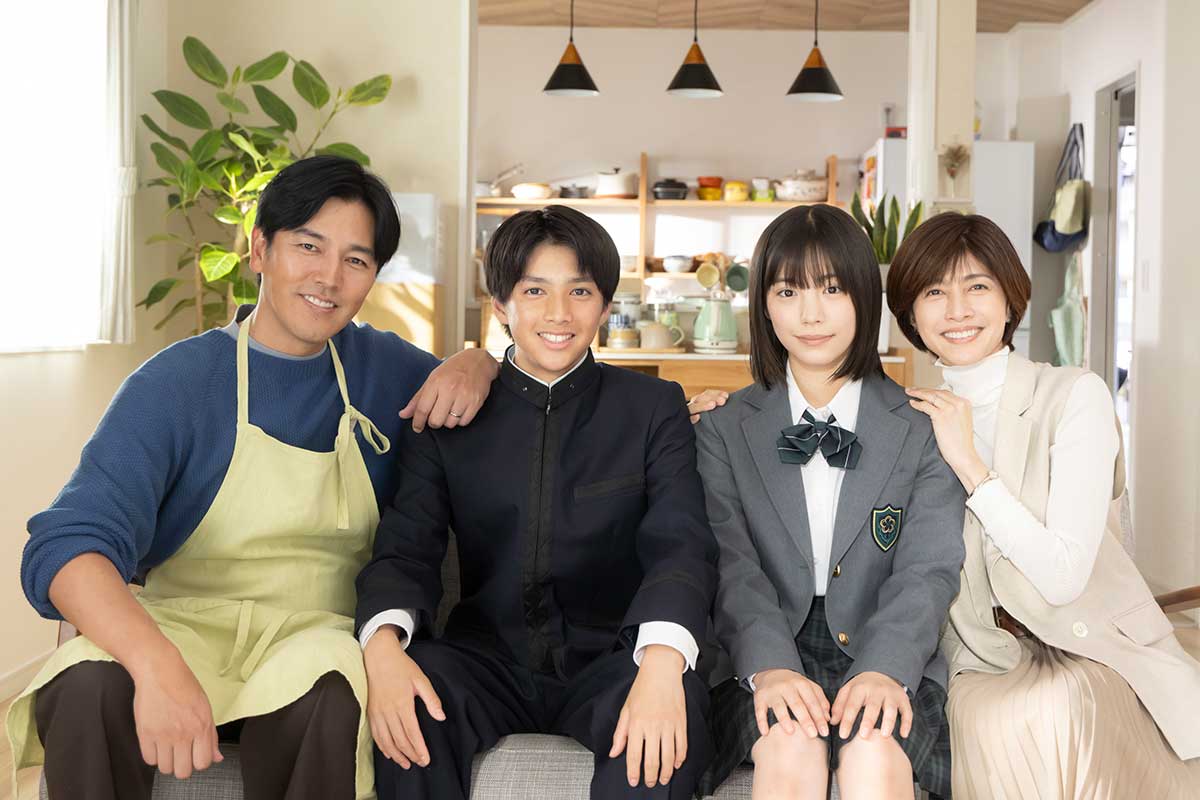 『ちはやふる-めぐり-』の公開された家族写真【写真:(C)日本テレビ】