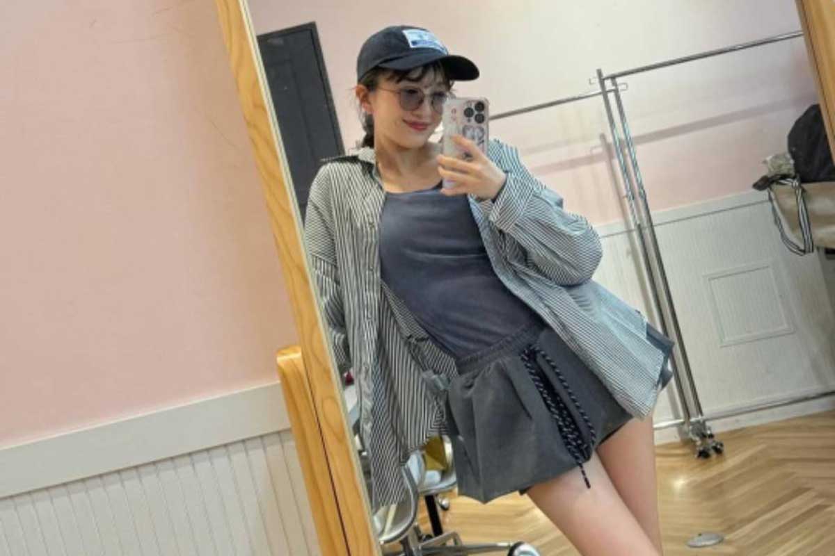 30歳・百田夏菜子、ミニ丈コーデでファン魅了「太ももが細ももすぎる」「携帯より顔がちっさい」