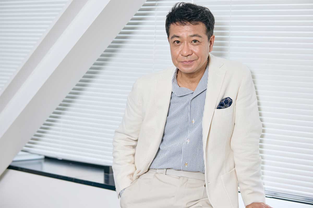 「勝負をしなければ不敗」　57歳・中山秀征が芸能界のトップで“生き残り”続けるワケ