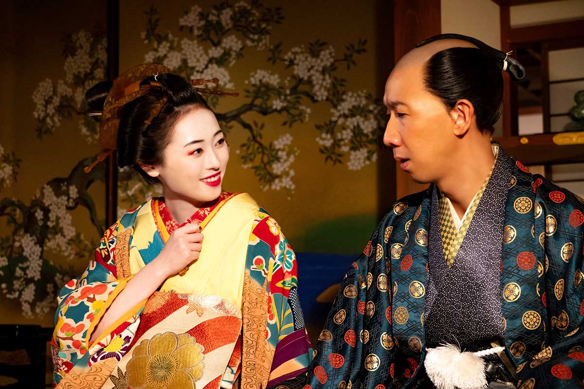 【べらぼう】日本橋目指す蔦重とメガネの人物は誰か　松前廣年に話した誰袖の身は…