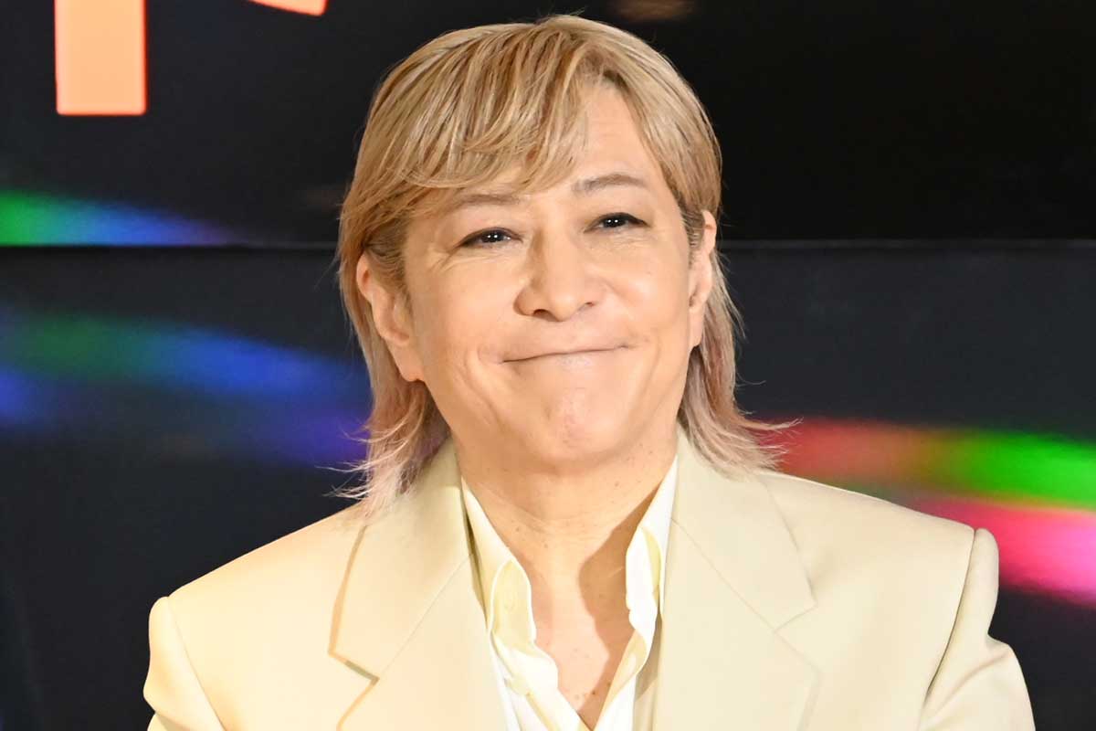 小室哲哉、サッカー日本代表監督と対面　“日の丸戦士”集結で反響「ひゃー」「素敵」