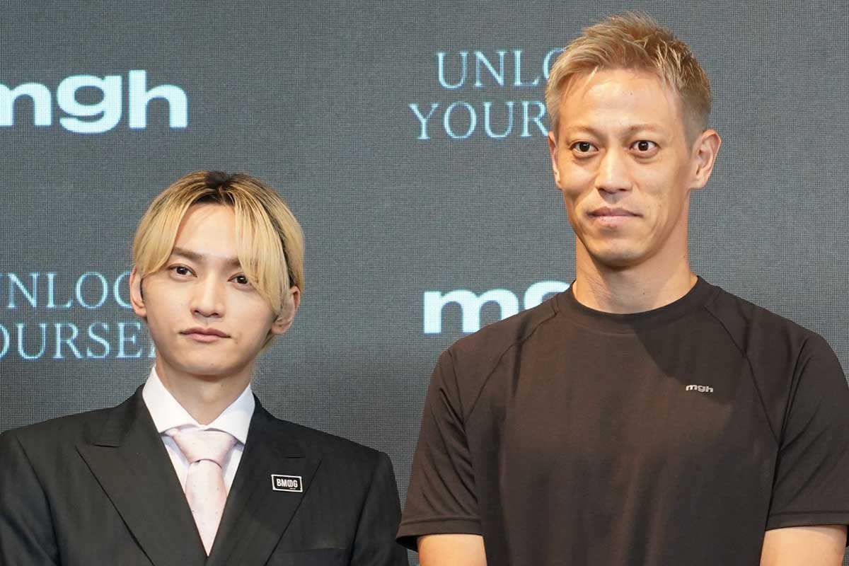 イベントに登壇したSKY-HI(左)と本田圭佑【写真:ENCOUNT編集部】