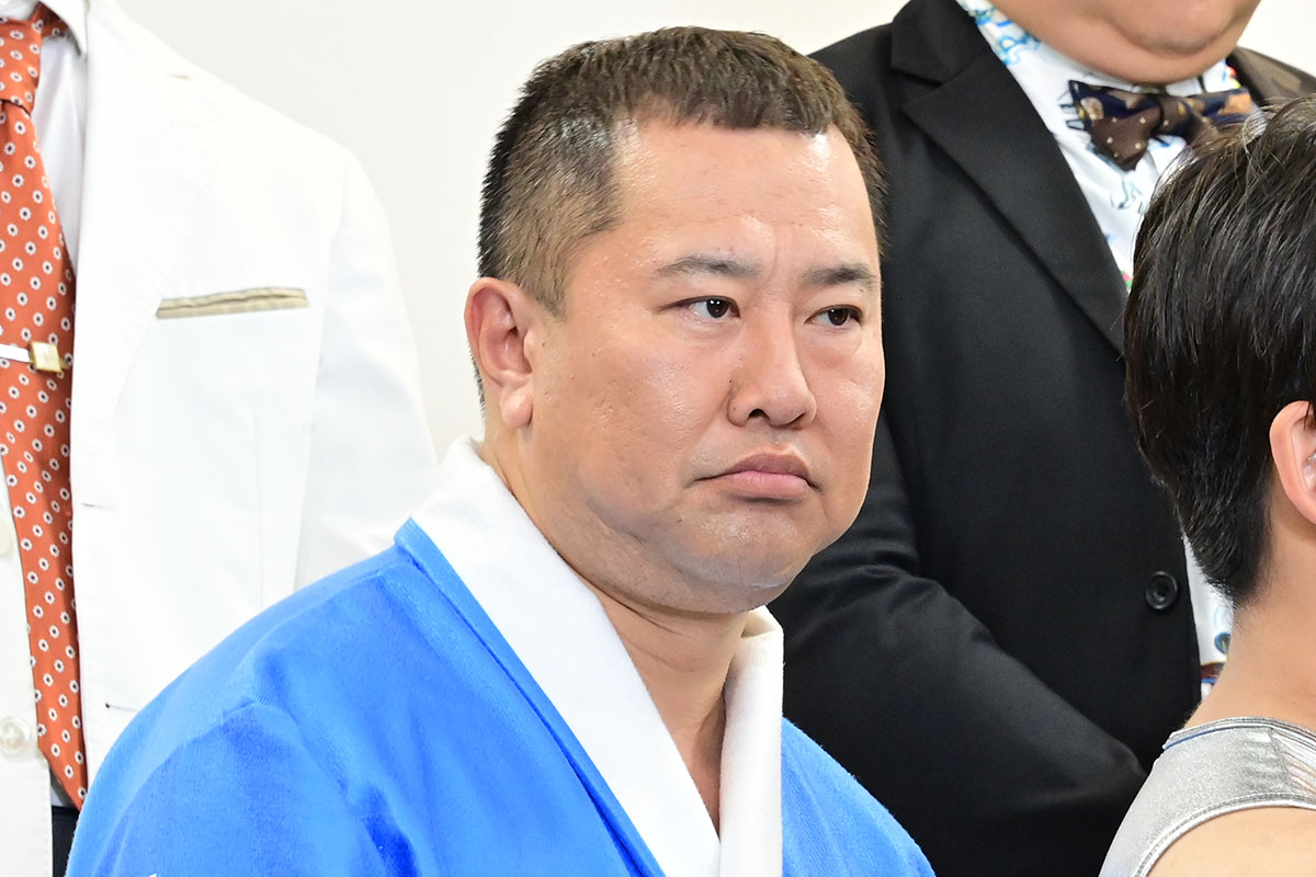 囲み取材に出席したとにかく明るい安村【写真:ENCOUNT編集部】