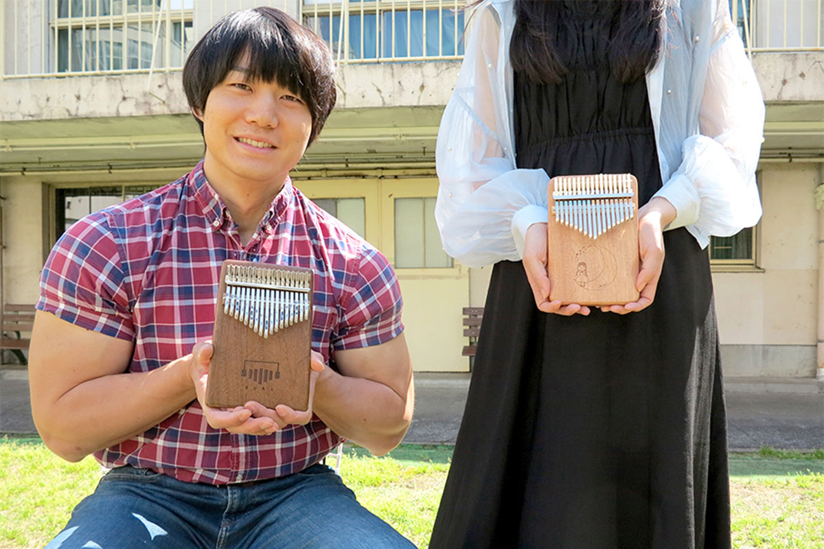 カリンバの師匠、MisaさんとYouTubeで共演した青木マッチョ【写真:ENCOUNT編集部】