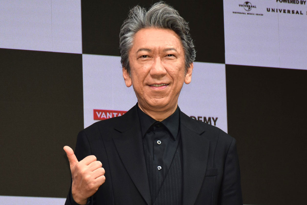 布袋寅泰、自身のライブに超大物から花届く　ファンは歓喜「スター同士の交流」「いつかセッションして」