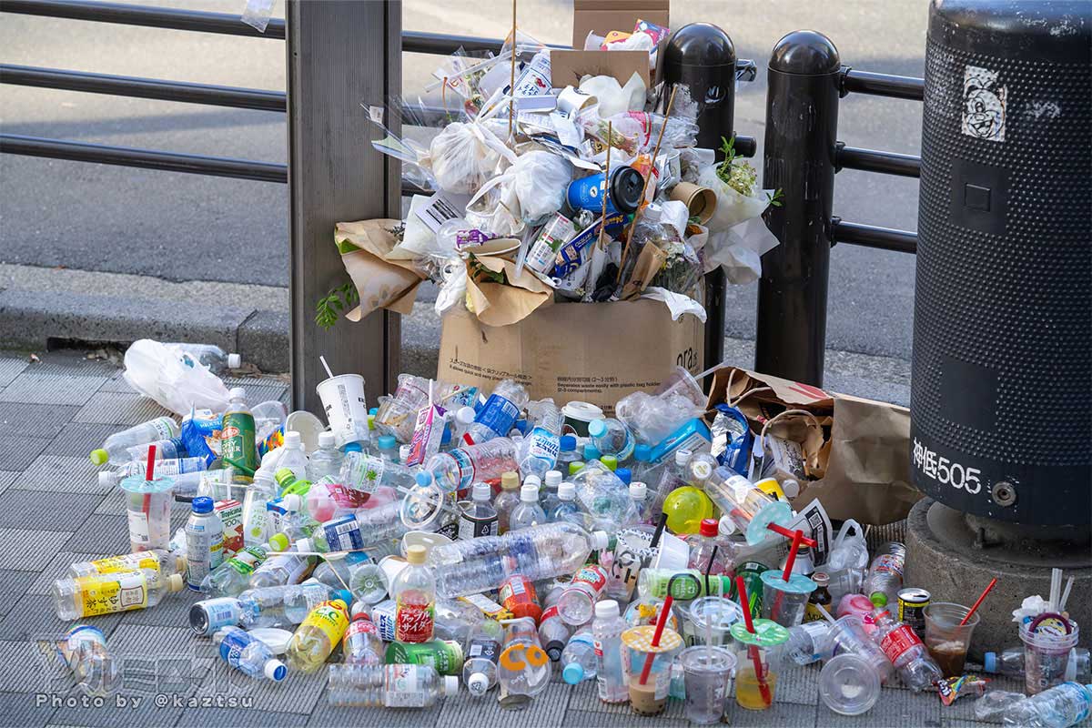「酷すぎる」　秋葉原・無差別殺傷事件の献花現場が「ごみ捨て場」に…批判殺到　浮かび上がった課題