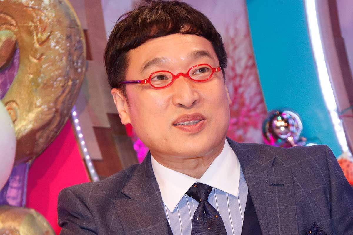 囲み取材に対応した南海キャンディーズの山里亮太【写真：ENCOUNT編集部】