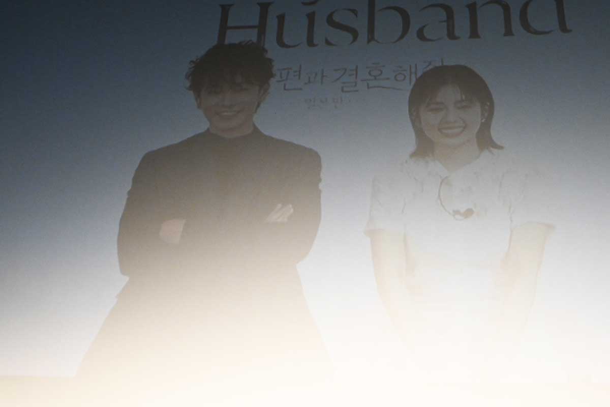 韓国からリモートで参加した佐藤健と小芝風花【写真:ENCOUNT編集部】