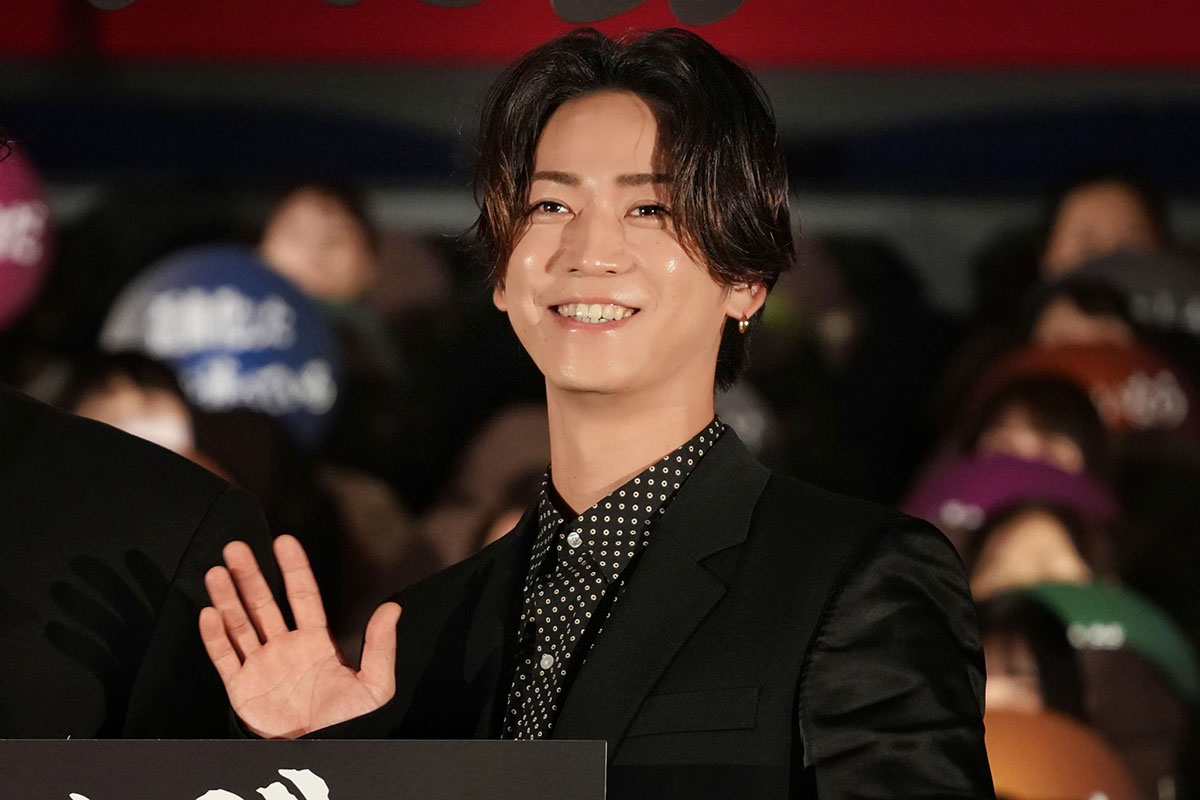 初日舞台あいさつに登壇した亀梨和也【写真:ENCOUNT編集部】