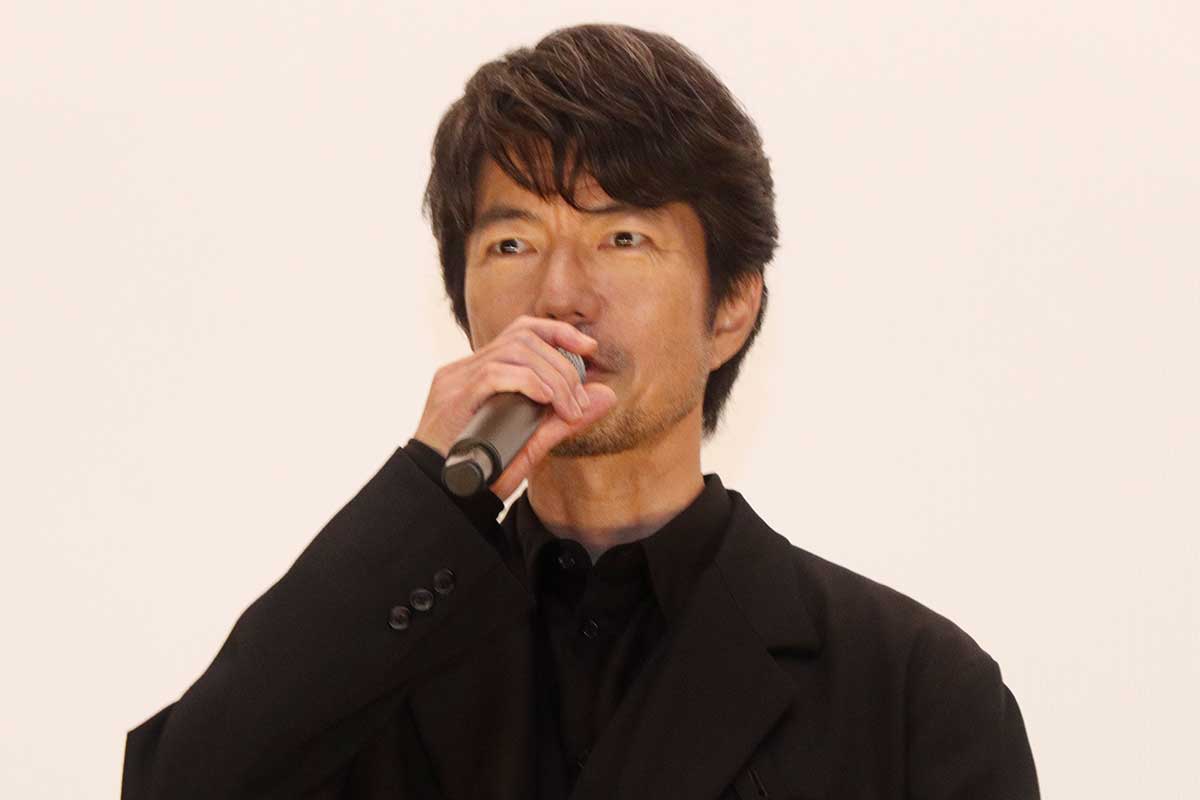 舞台あいさつに登壇した仲村トオル【写真：ENCOUNT編集部】