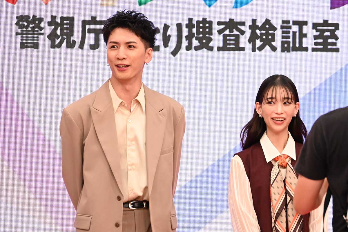「フジテレビドラマライブ2025・夏」に出席した藤井流星(左)と森川葵【写真:ENCOUNT編集部】