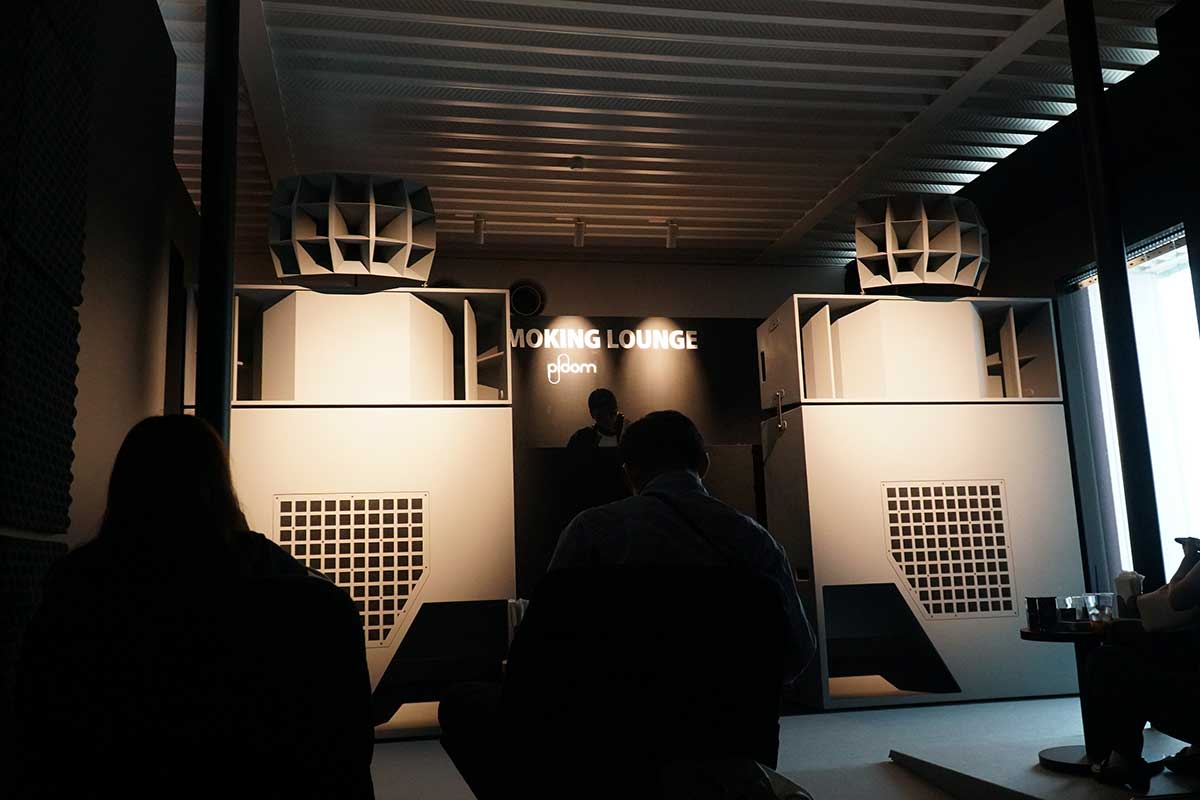 日本初公開のサウンドシステム「ON2」を採用した“世界一音響の良い喫煙所”【写真：ENCOUNT編集部】