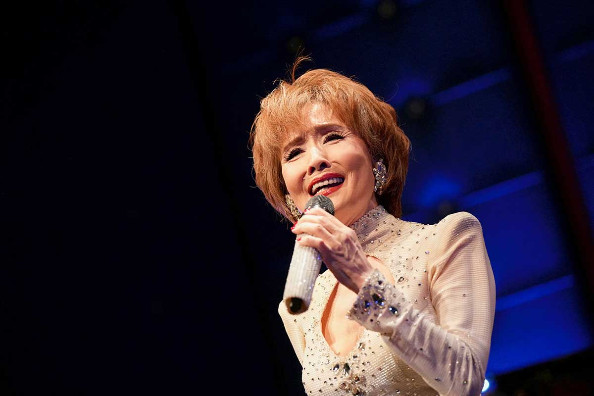 小柳ルミ子、37年前から使用している白ドレスで登場　約5年ぶりの新曲リリース発表
