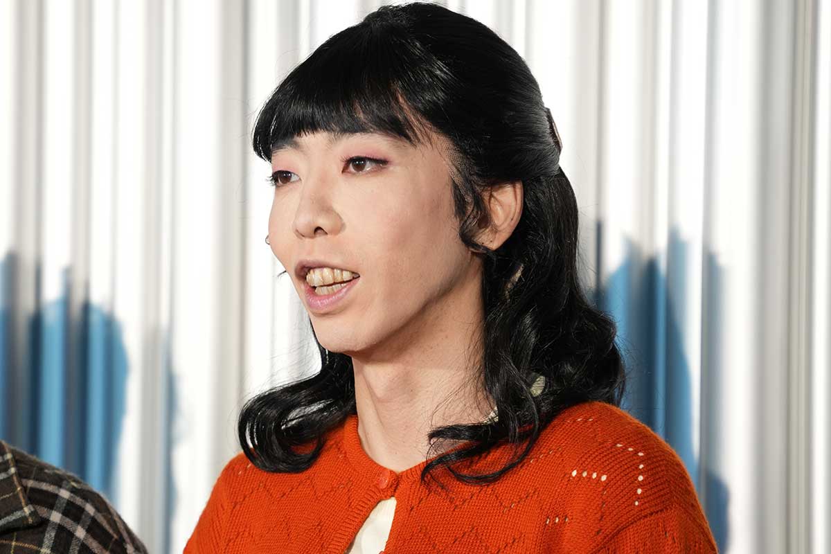 囲み取材に応じた柄本時生【写真:ENCOUNT編集部】
