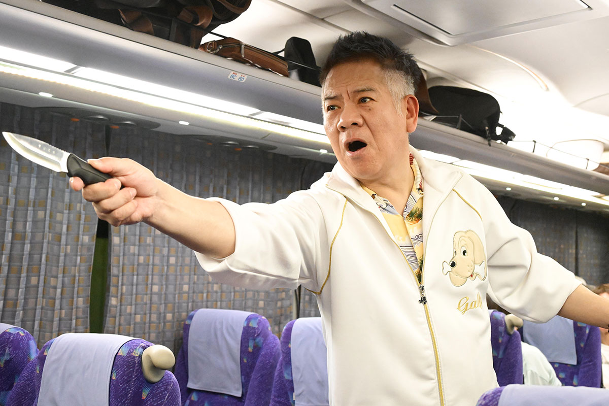 FUJIWARA原西、櫻井翔主演『放送局占拠』でバスジャック犯人役「皆さん優しい目でみてやって」