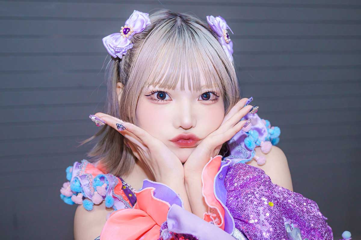 眉毛に白い染料　25歳アイドル・ふてこの衝撃の“時短策”に「人々困惑」…ふてこの告白にファン爆笑