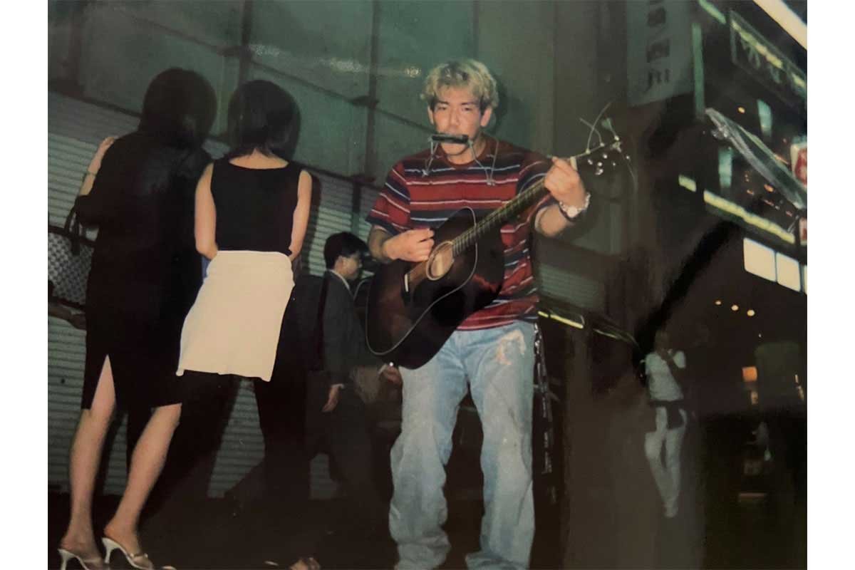 高校時代は毎晩、深夜まで路上ライブを行っていた【写真:本人提供】