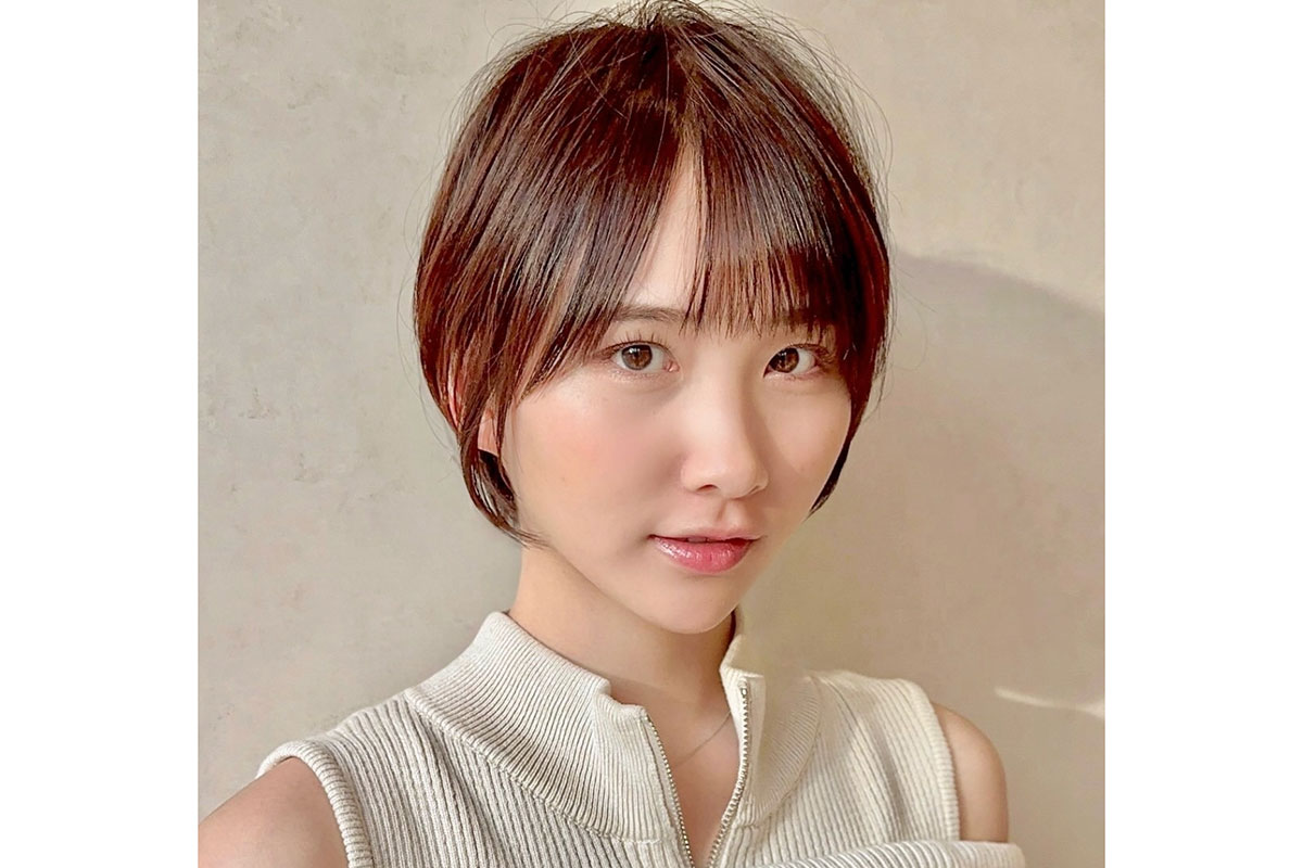173cmモデルが「痩せたので2年ぶり脚出せた！」　美脚全開のミニスカに魅了「一体何頭身あるんだ？」