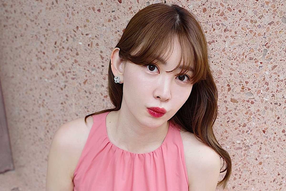 「そのサングラスはやばいw」小嶋陽菜、ディズニーで話題グッズ購入　「似合いすぎて優勝」の声